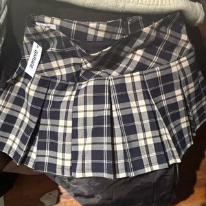 NWT - Garage preppy plaid skort， 𝑠𝑖𝑧𝑒 𝑠𝑚𝑎𝑙𝑙 ✩